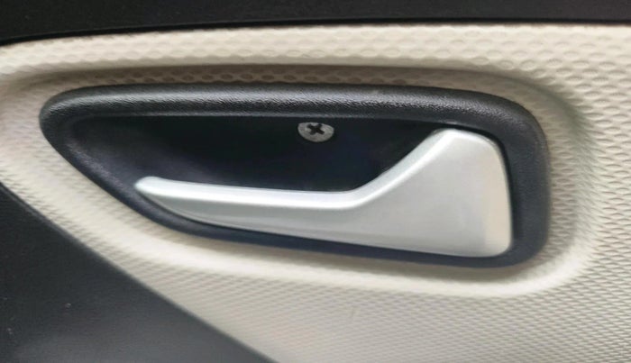 2019 Maruti Alto VXI, CNG, Manual, 1,63,684 km, interior