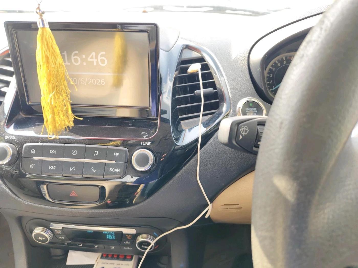 2019 Ford Figo Aspire TITANIUM 1.2 PETROL, Petrol, Manual, 1,06,037 km, interior