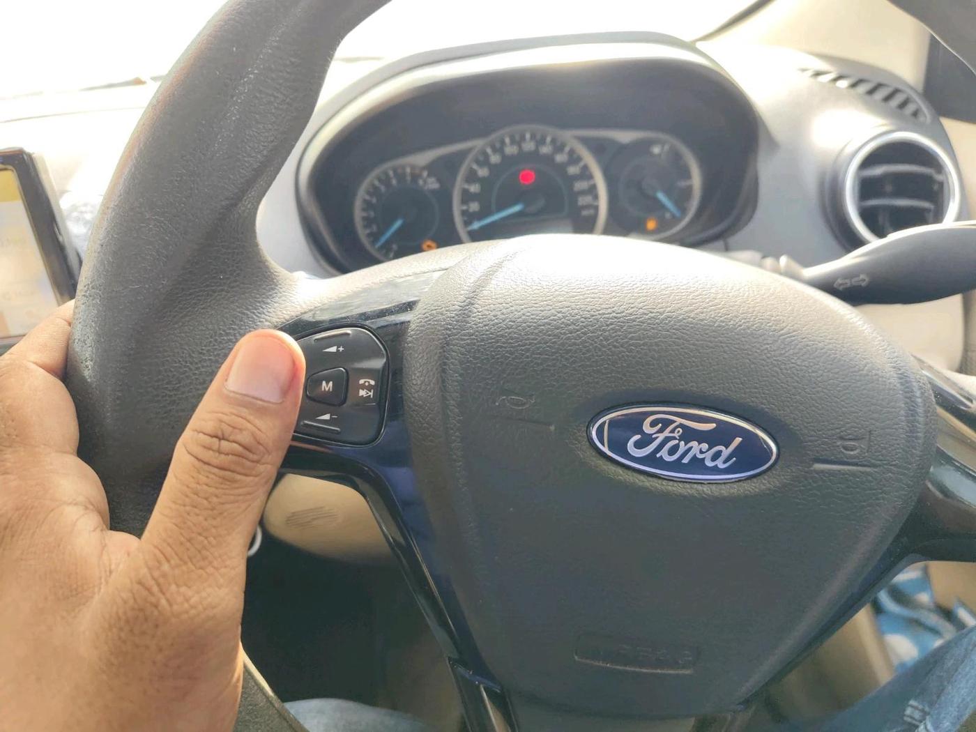 2019 Ford Figo Aspire TITANIUM 1.2 PETROL, Petrol, Manual, 1,06,037 km, interior
