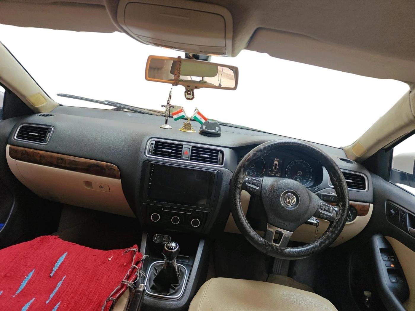 2011 Volkswagen Jetta COMFORTLINE TDI, Diesel, Manual, 1,39,480 km, interior
