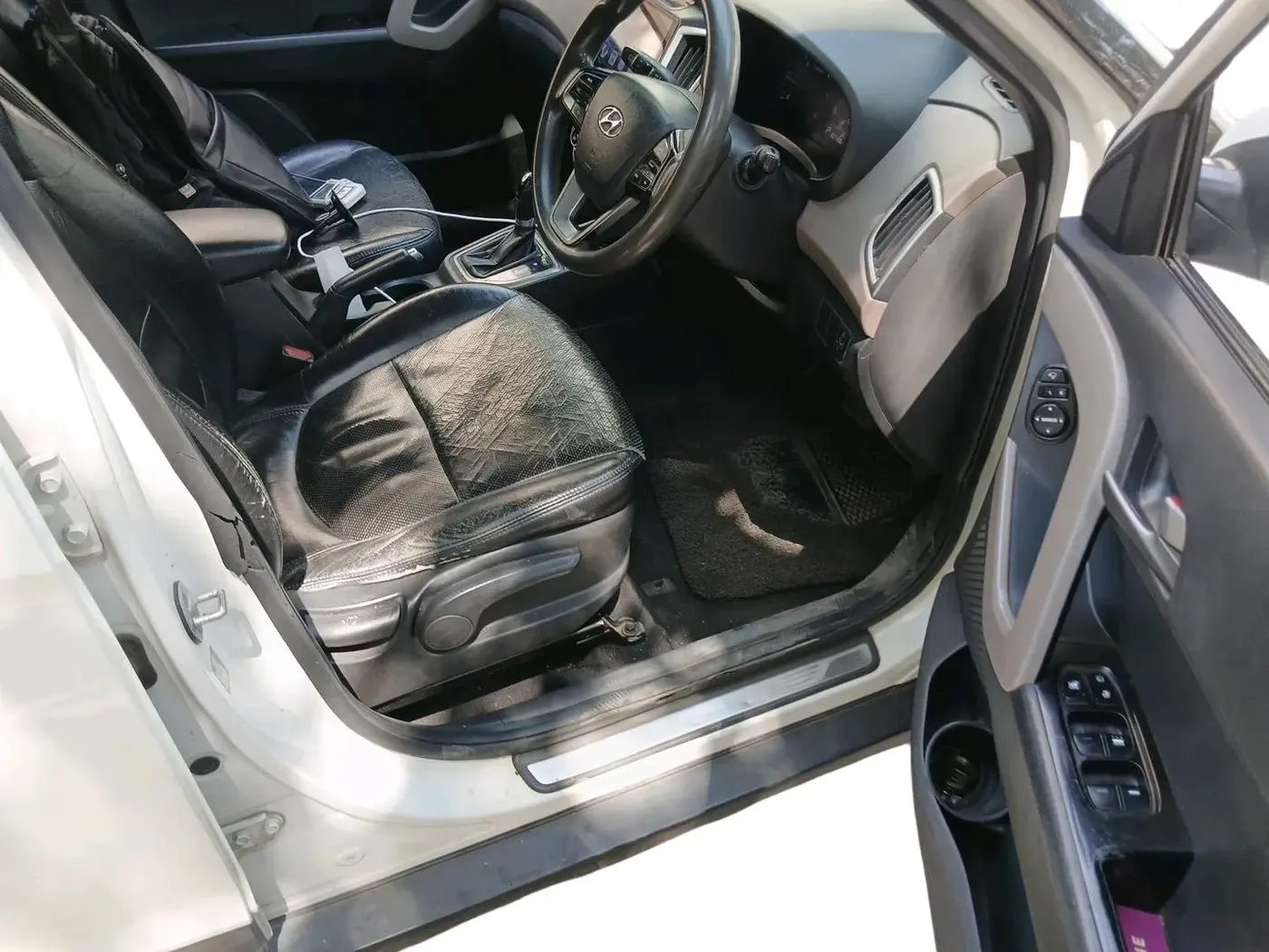 2015 Hyundai Creta SX PLUS AT 1.6 DIESEL, Diesel, Automatic, 2,07,452 km, interior