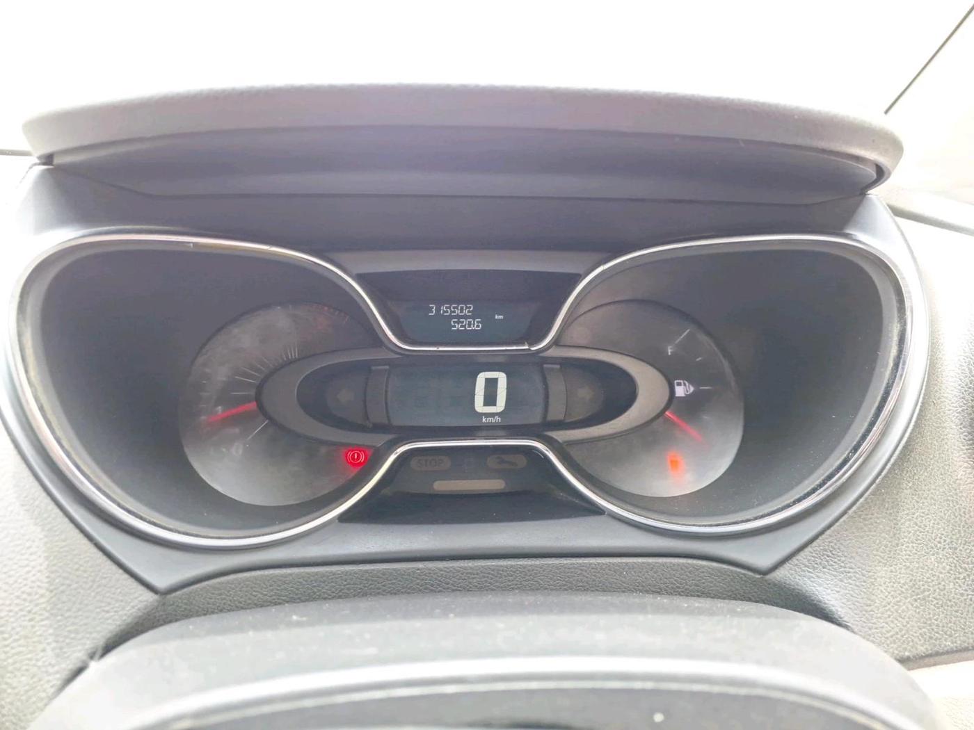2017 Renault Captur PLATINE DIESEL DUAL TONE, Diesel, Manual, 3,15,502 km, interior