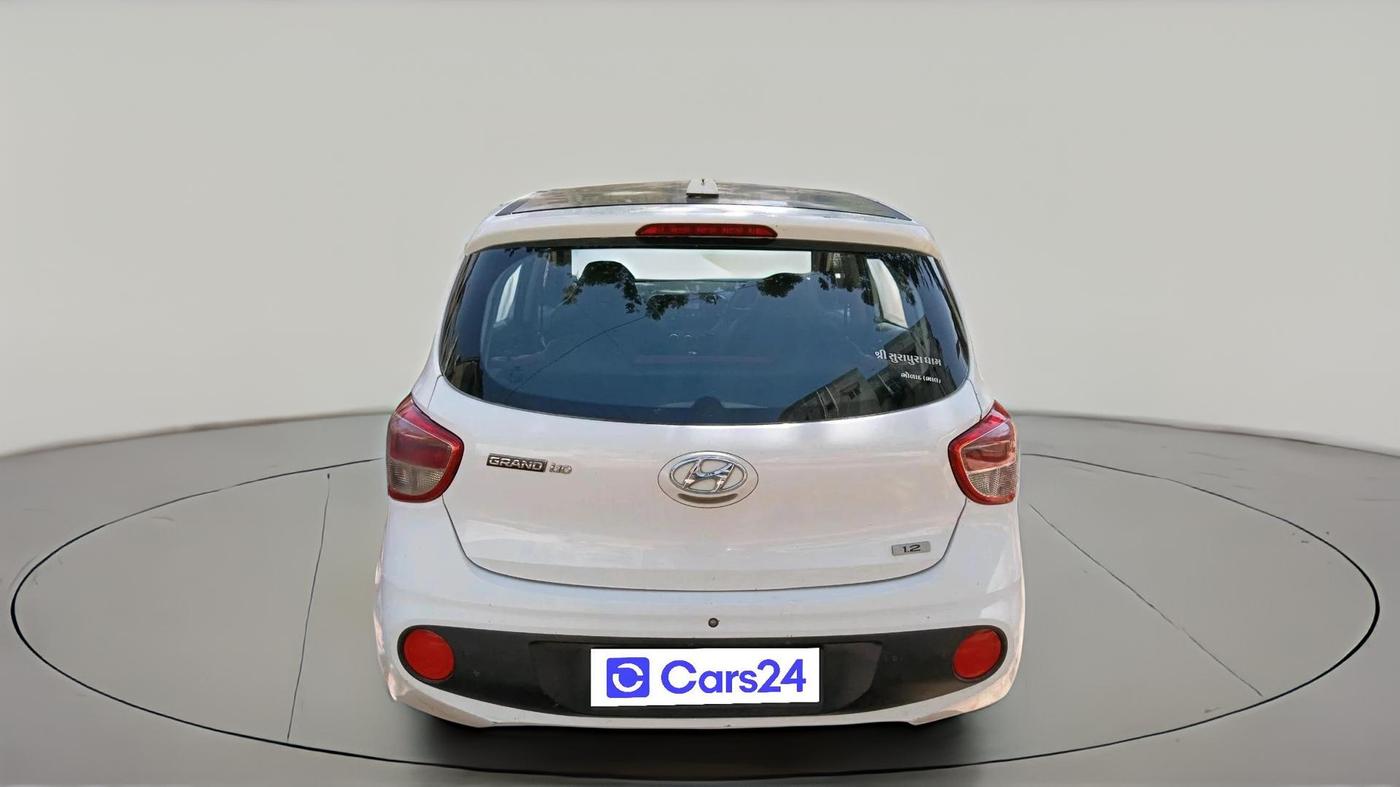 2017 Hyundai Grand i10 MAGNA 1.2 KAPPA VTVT, CNG, Manual, 1,80,216 km, exterior