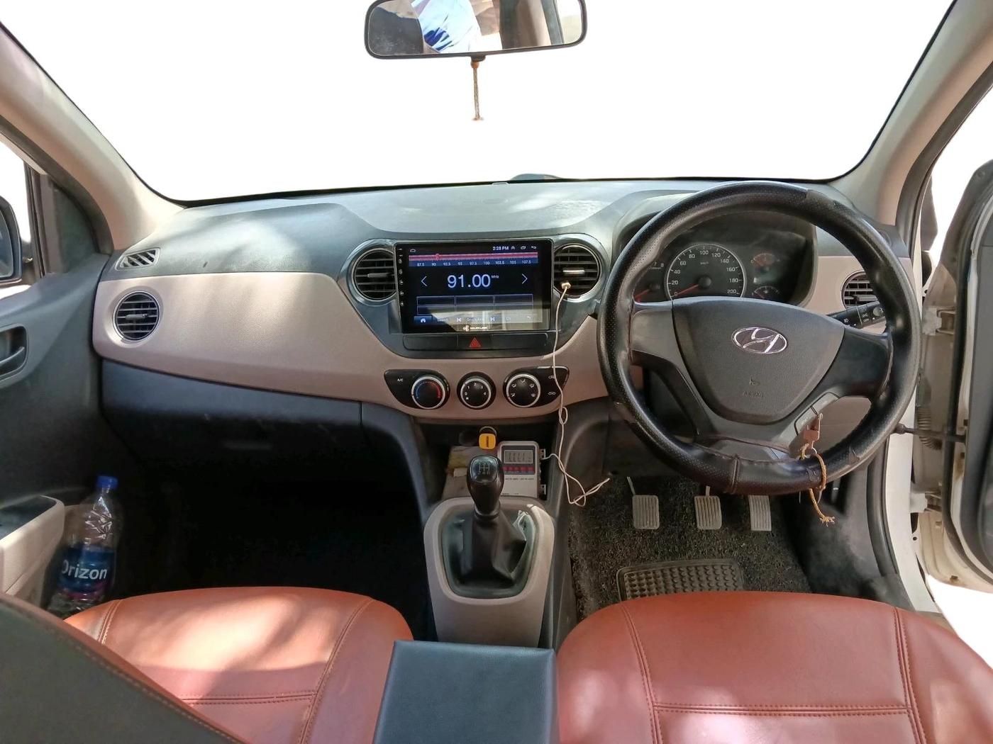 2017 Hyundai Grand i10 MAGNA 1.2 KAPPA VTVT, CNG, Manual, 1,80,216 km, interior