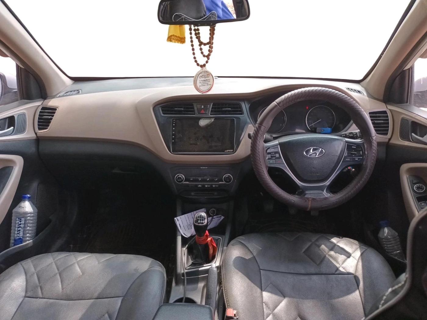 2015 Hyundai Elite i20 SPORTZ 1.4 CRDI, Diesel, Manual, 92,477 km, interior