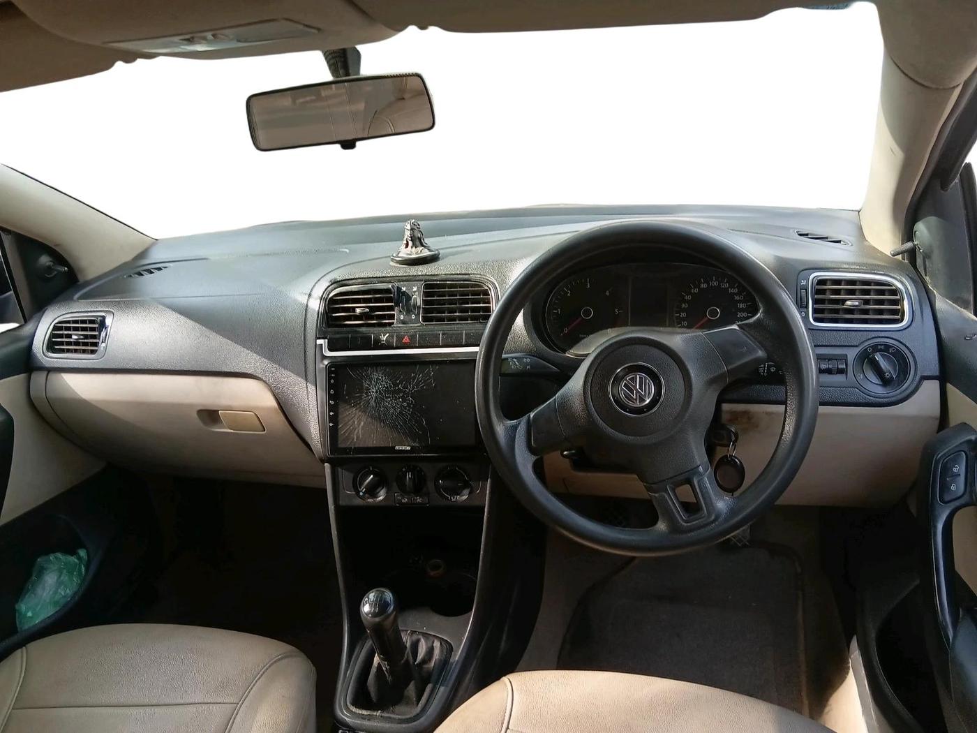 2012 Volkswagen Polo COMFORTLINE 1.2L, Diesel, Manual, 1,36,653 km, interior