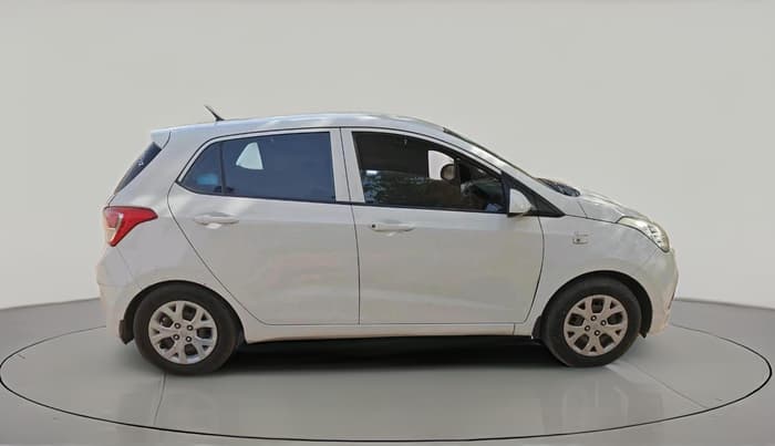 2016 Hyundai Grand i10 MAGNA 1.2 KAPPA VTVT, CNG, Manual, 1,01,759 km, exterior