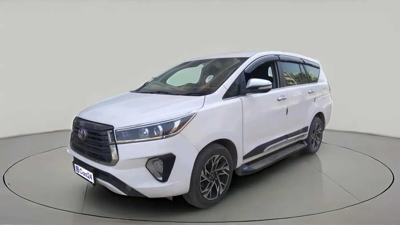 2016 Toyota Innova Crysta 2.8 ZX AT 7 STR, Diesel, Automatic, 1,36,633 km, exterior