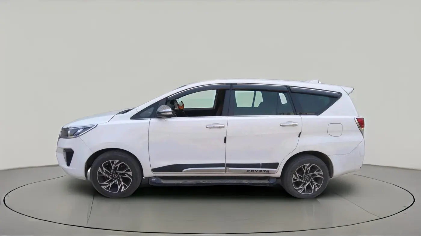 2016 Toyota Innova Crysta 2.8 ZX AT 7 STR, Diesel, Automatic, 1,36,633 km, exterior