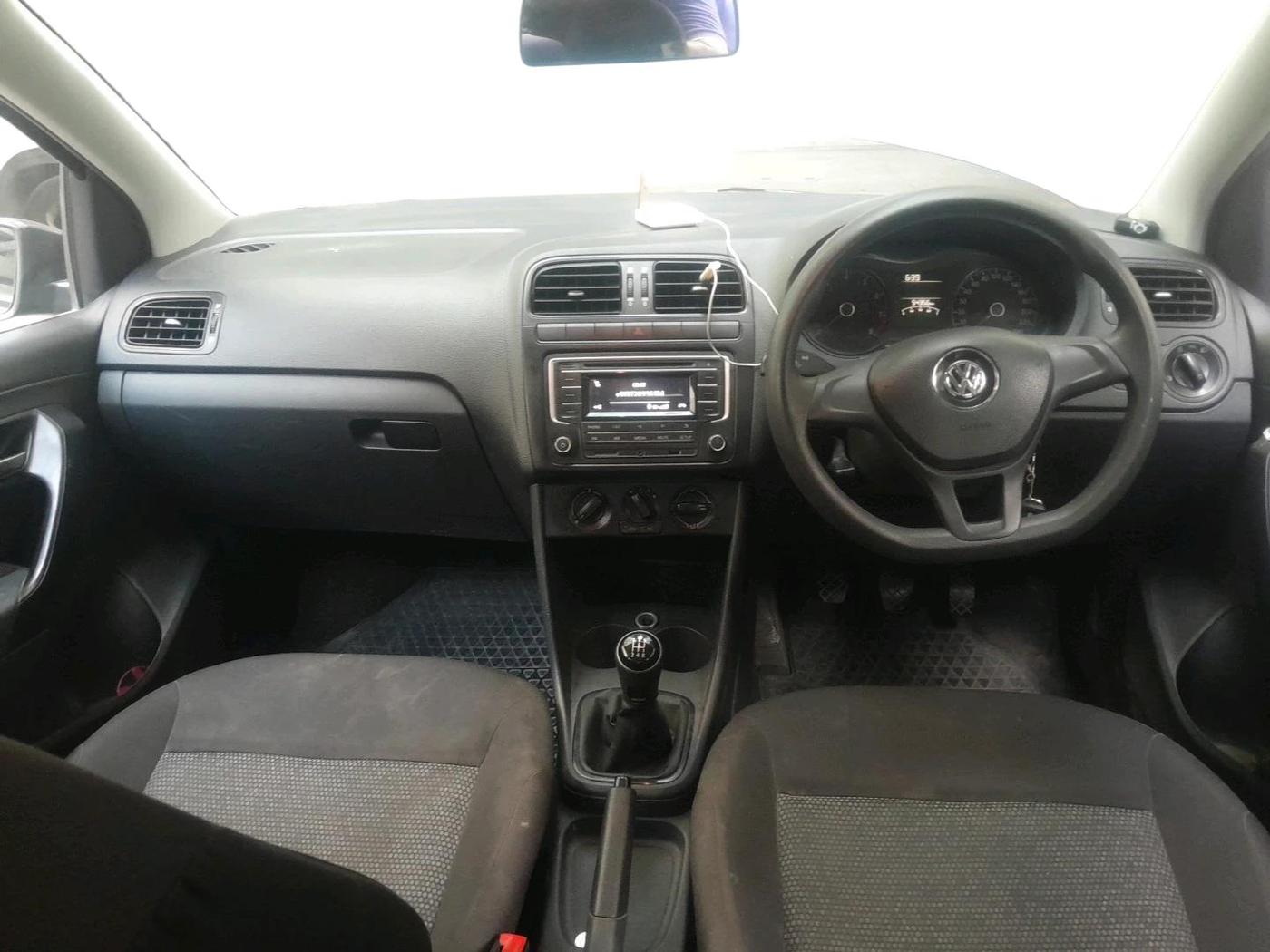 2018 Volkswagen Ameo COMFORTLINE 1.0L, Petrol, Manual, 54,356 km, interior