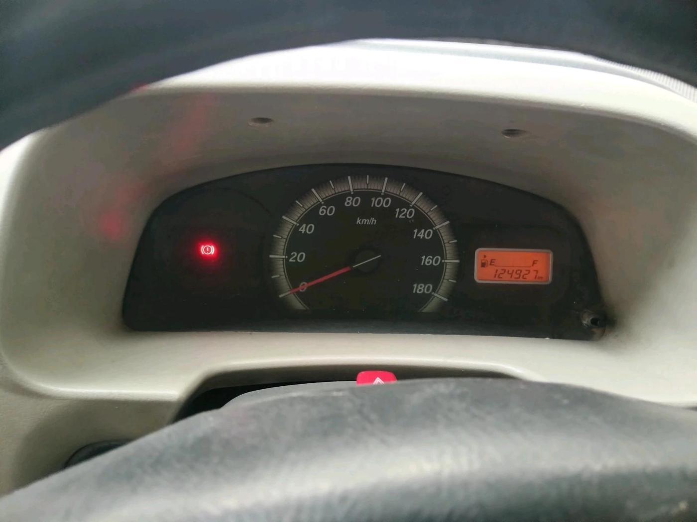 2017 Maruti Eeco 7 STR, CNG, Manual, 1,24,927 km, interior