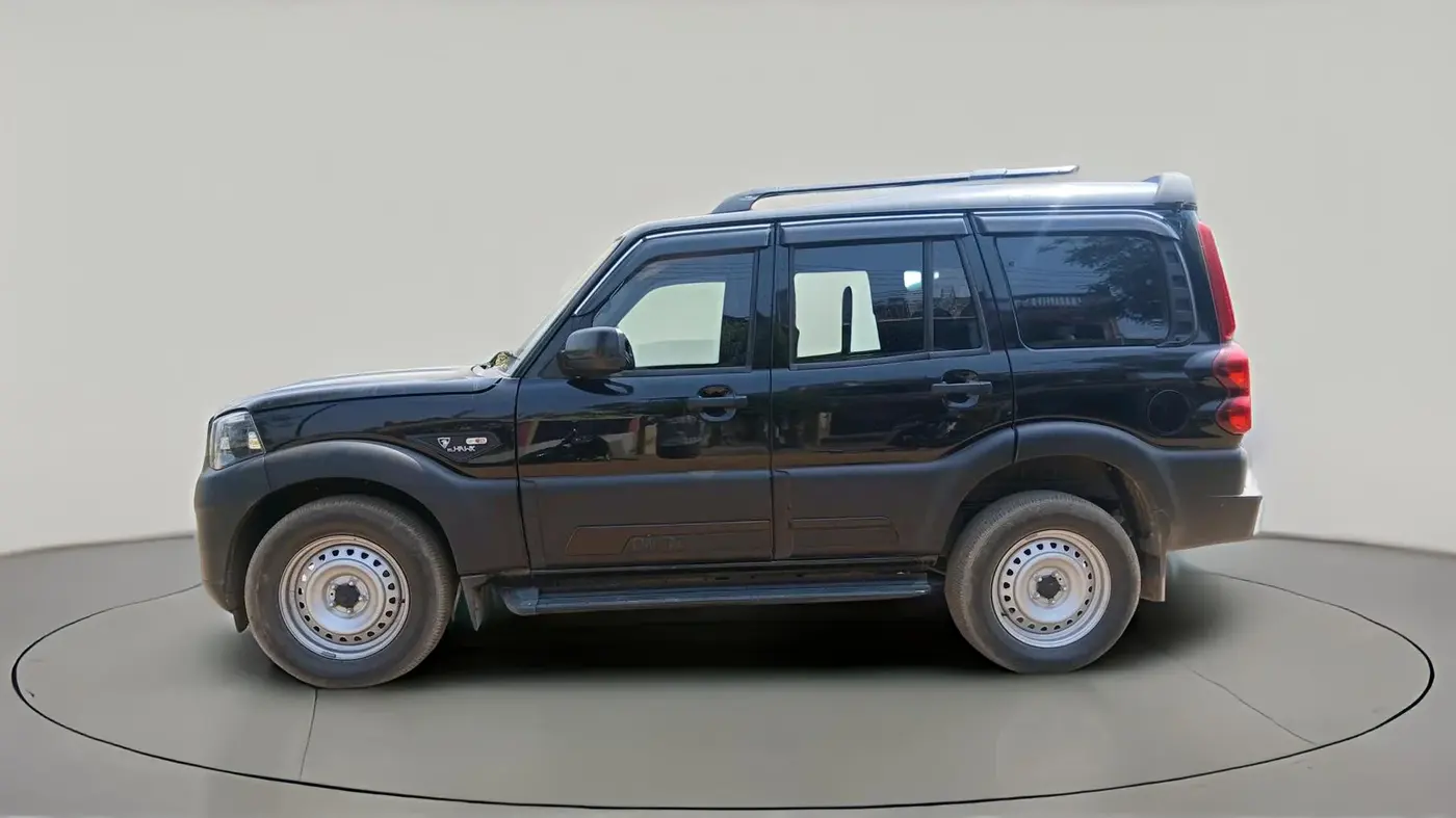 2025 Mahindra SCORPIO CLASSIC S 7STR, Diesel, Manual, 14,394 km, exterior
