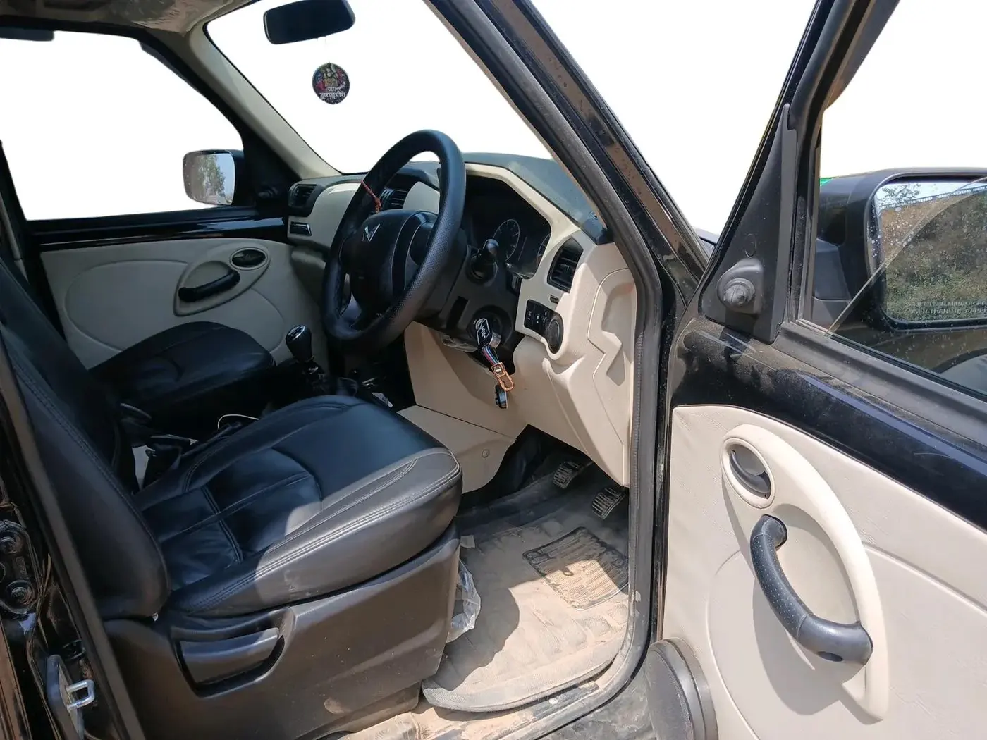 2025 Mahindra SCORPIO CLASSIC S 7STR, Diesel, Manual, 14,394 km, interior