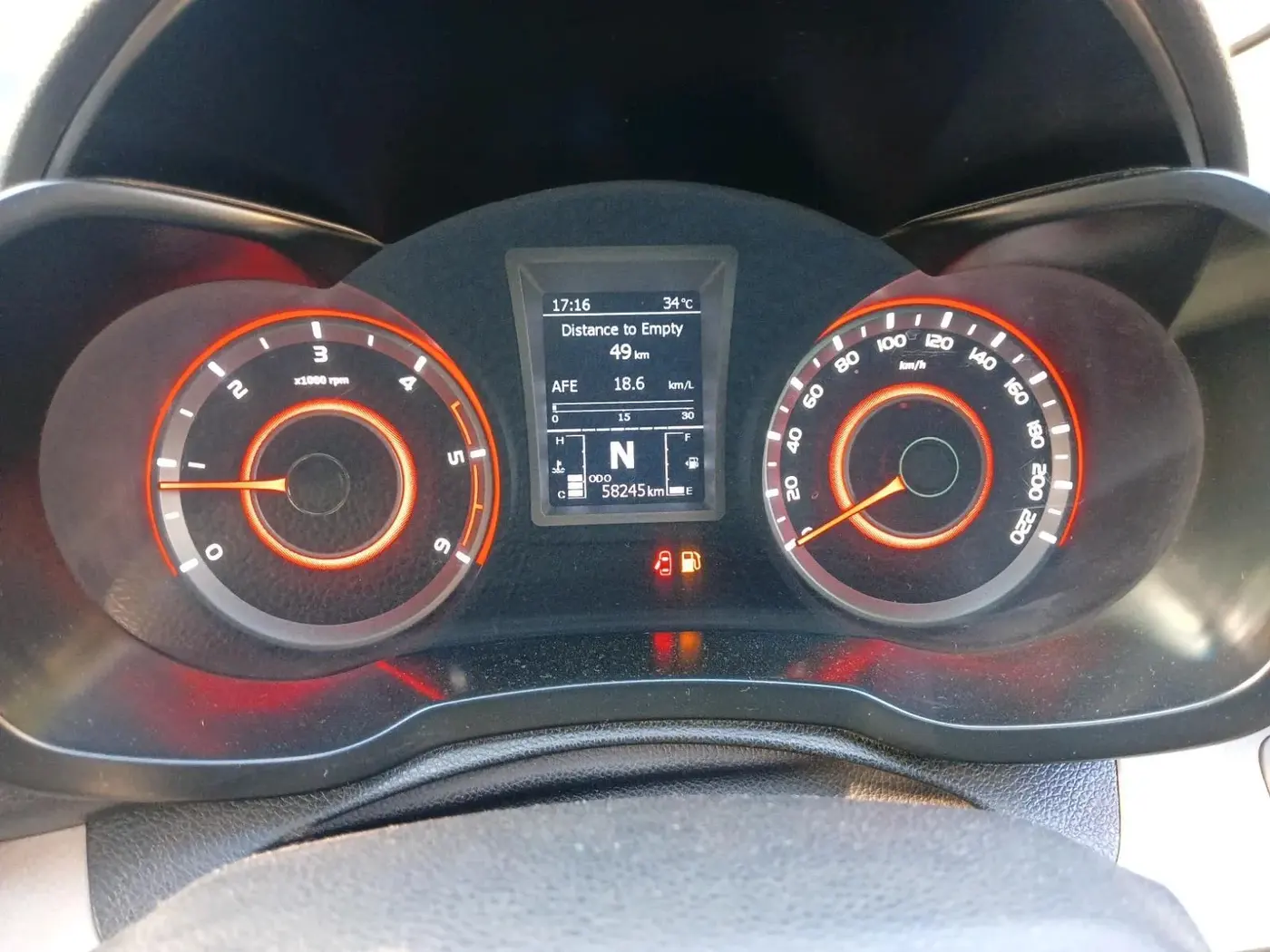 2021 Mahindra XUV300 W8 1.5 DIESEL, Diesel, Manual, 58,245 km, interior