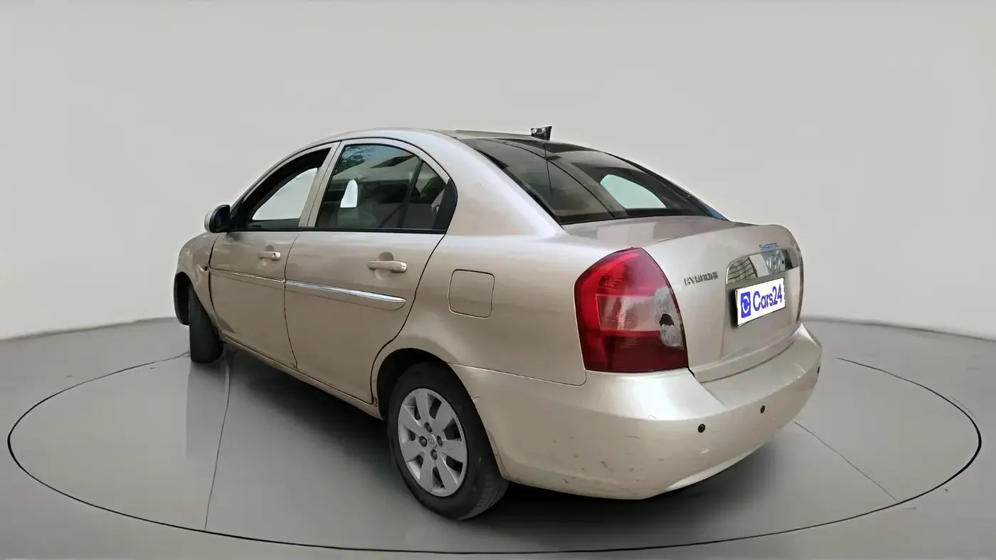 2010 Hyundai Verna XI, CNG, Manual, 1,09,969 km, exterior