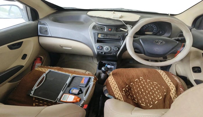 2013 Hyundai Eon ERA +, CNG, Manual, 2,41,548 km, interior