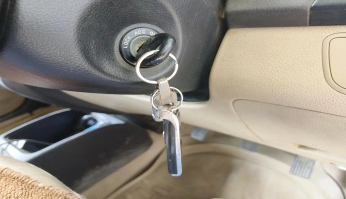 2013 Hyundai Eon ERA +, CNG, Manual, 2,41,548 km, interior