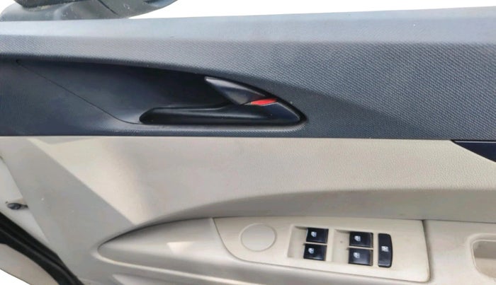 2019 Mahindra MARAZZO M2 8 STR, Diesel, Manual, 92,848 km, interior