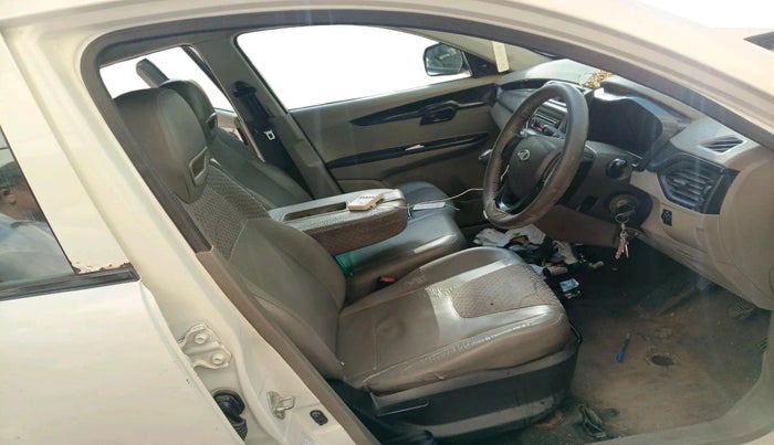 2016 Mahindra Kuv100 K4 6 STR, Petrol, Manual, 43,256 km, interior