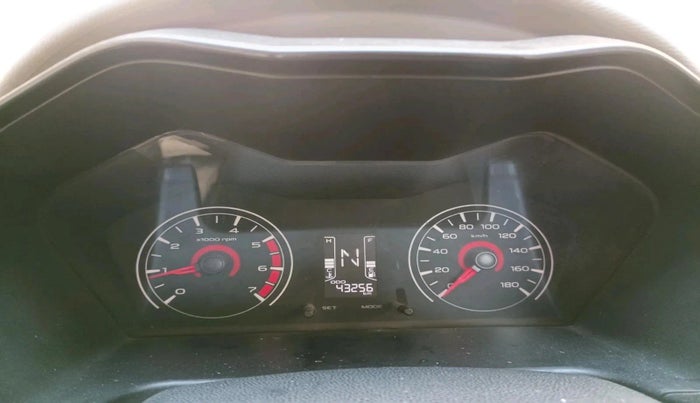 2016 Mahindra Kuv100 K4 6 STR, Petrol, Manual, 43,256 km, interior