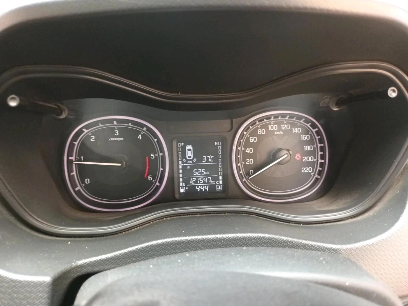 2017 Maruti Vitara Brezza ZDI, Diesel, Manual, 1,21,549 km, interior