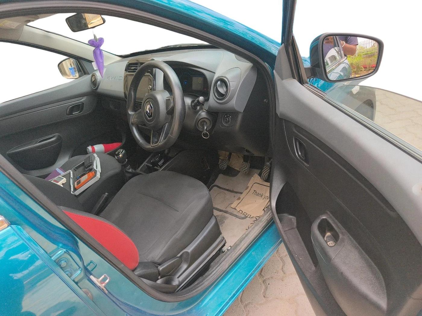 2022 Renault Kwid RXT 1.0 (O), Petrol, Manual, 99,736 km, interior