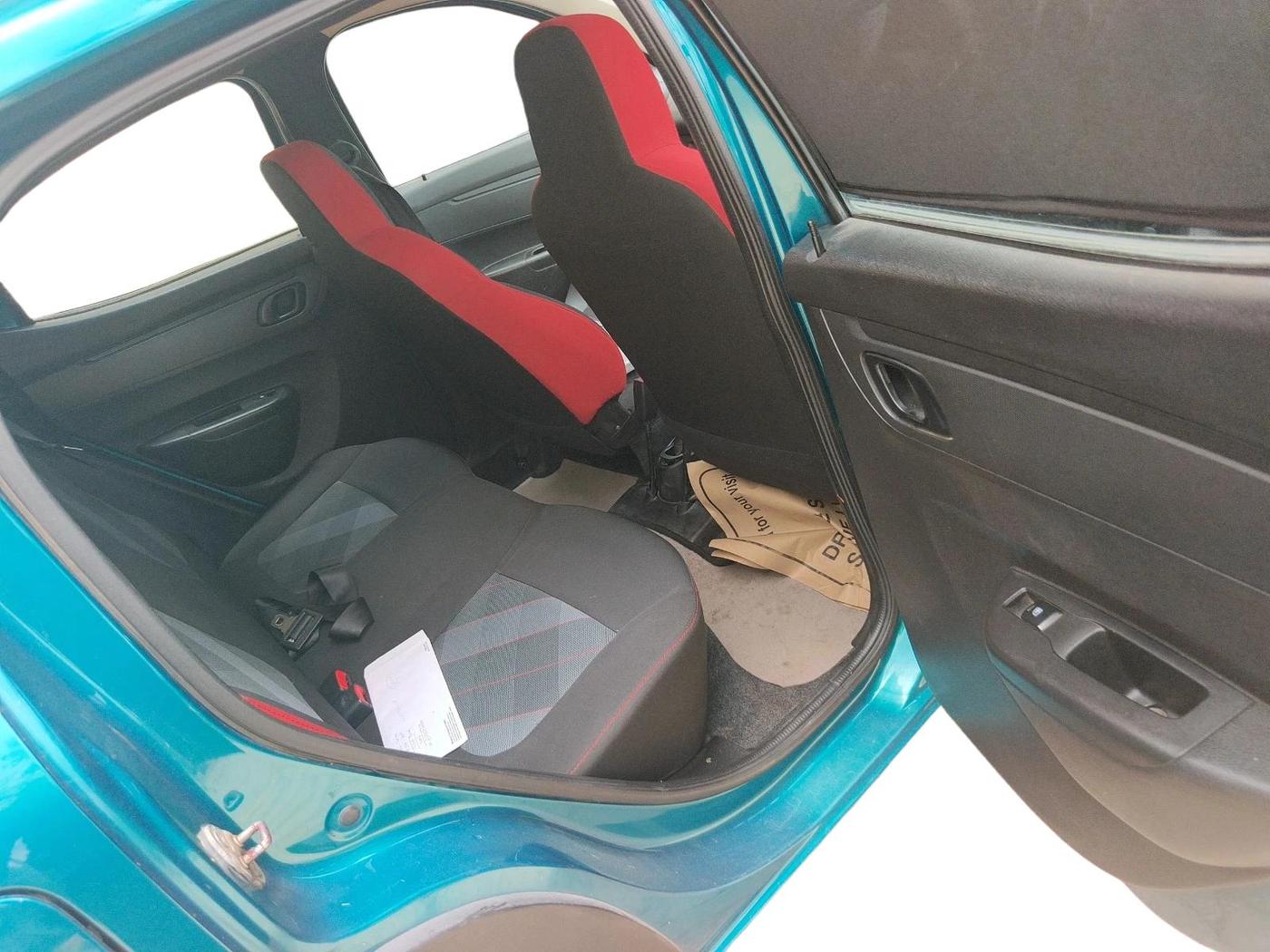 2022 Renault Kwid RXT 1.0 (O), Petrol, Manual, 99,736 km, interior