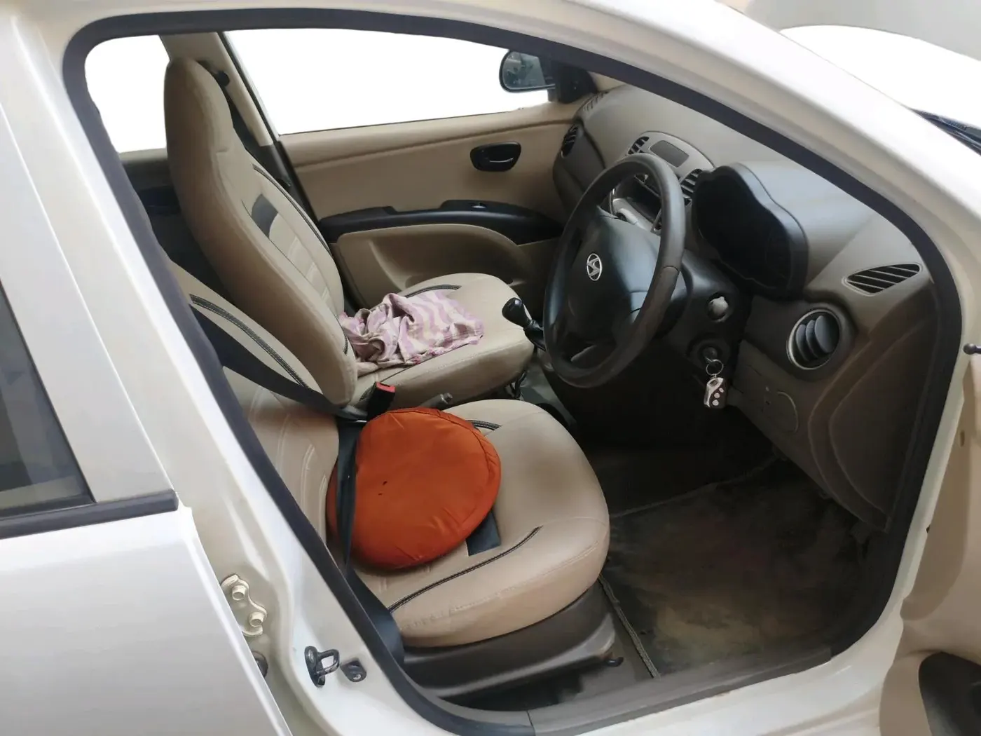 2012 Hyundai i10 ERA 1.1, Petrol, Manual, 77,512 km, interior