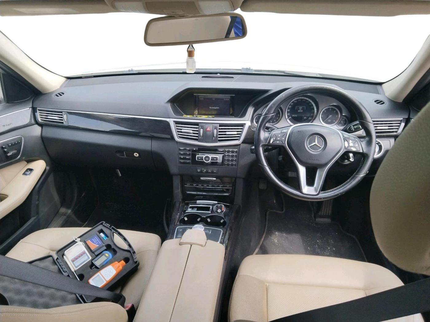 2013 Mercedes Benz E Class E 220 CDI avantgarde, Diesel, Automatic, 62,335 km, interior