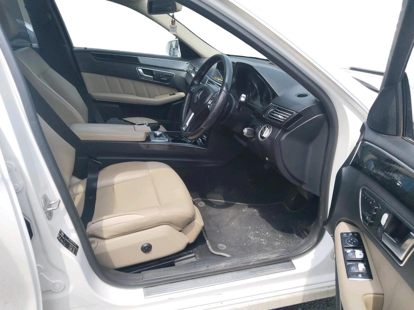 2013 Mercedes Benz E Class E 220 CDI avantgarde, Diesel, Automatic, 62,335 km, interior