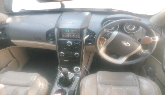 2016 Mahindra XUV500 W10 1.99, Diesel, Manual, 93,000 km, interior
