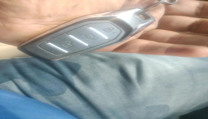 2016 Mahindra XUV500 W10 1.99, Diesel, Manual, 93,000 km, interior