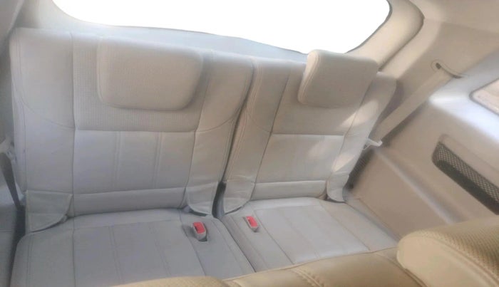 2016 Mahindra XUV500 W10 1.99, Diesel, Manual, 93,000 km, interior