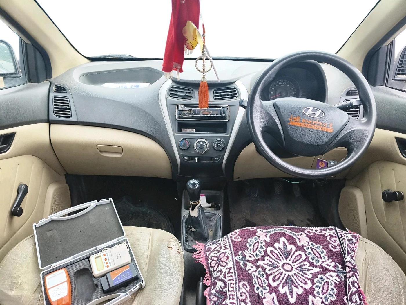 2011 Hyundai Eon ERA, CNG, Manual, 1,89,798 km, interior