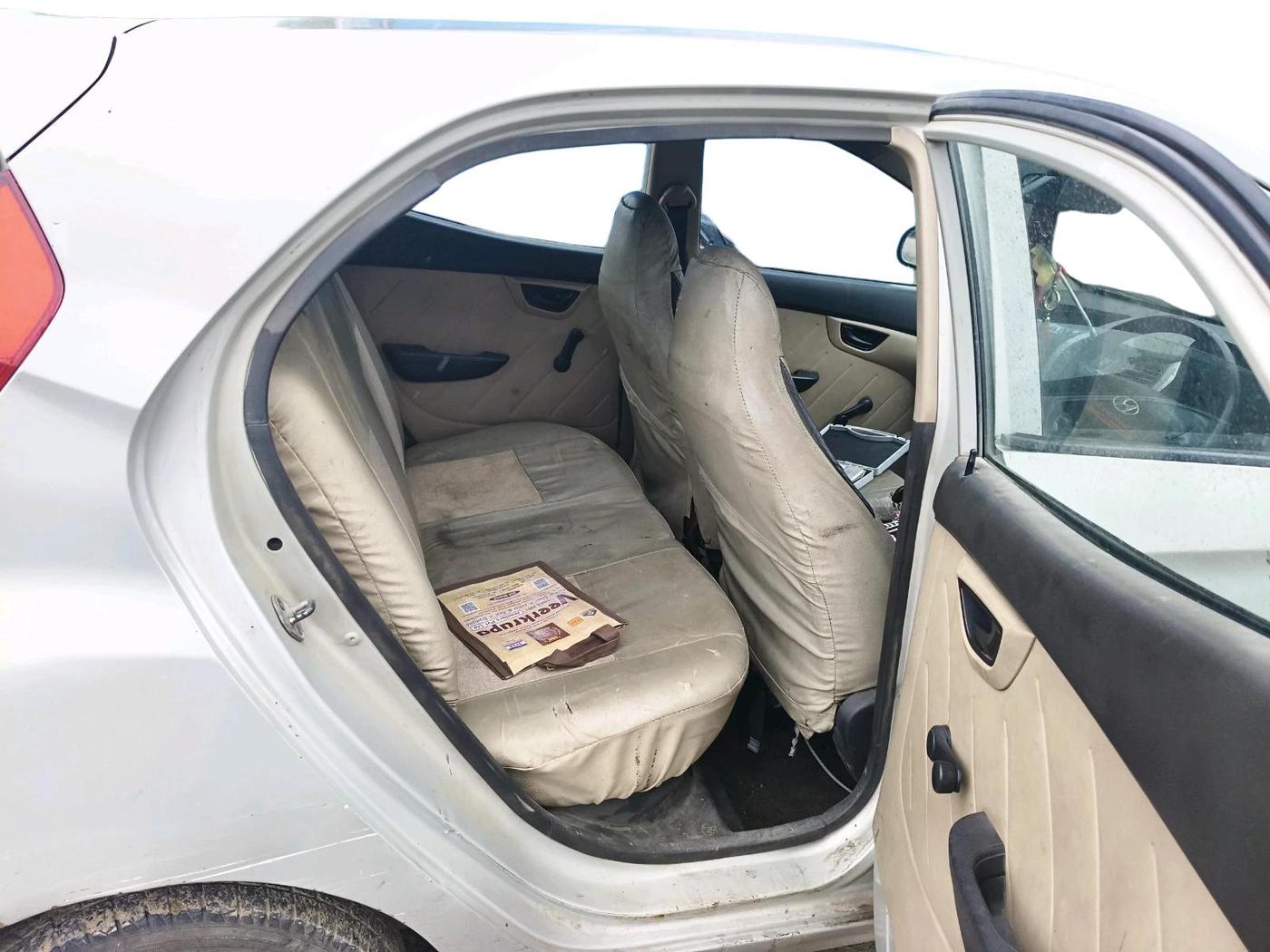 2011 Hyundai Eon ERA, CNG, Manual, 1,89,798 km, interior