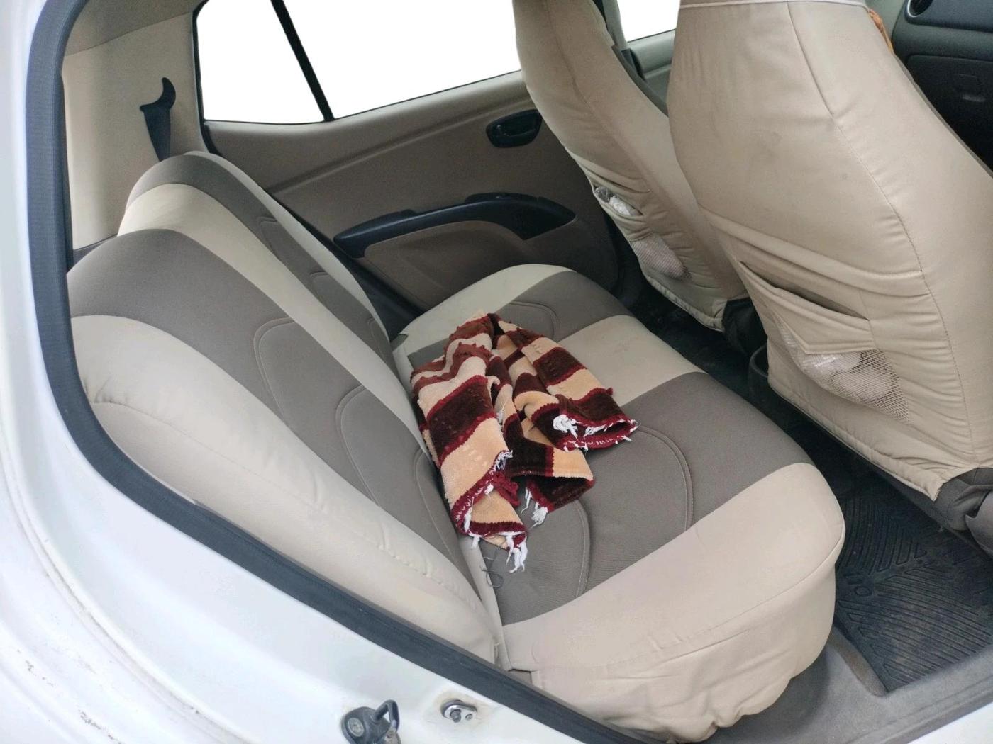 2014 Hyundai i10 MAGNA 1.1, Petrol, Manual, 81,439 km, interior