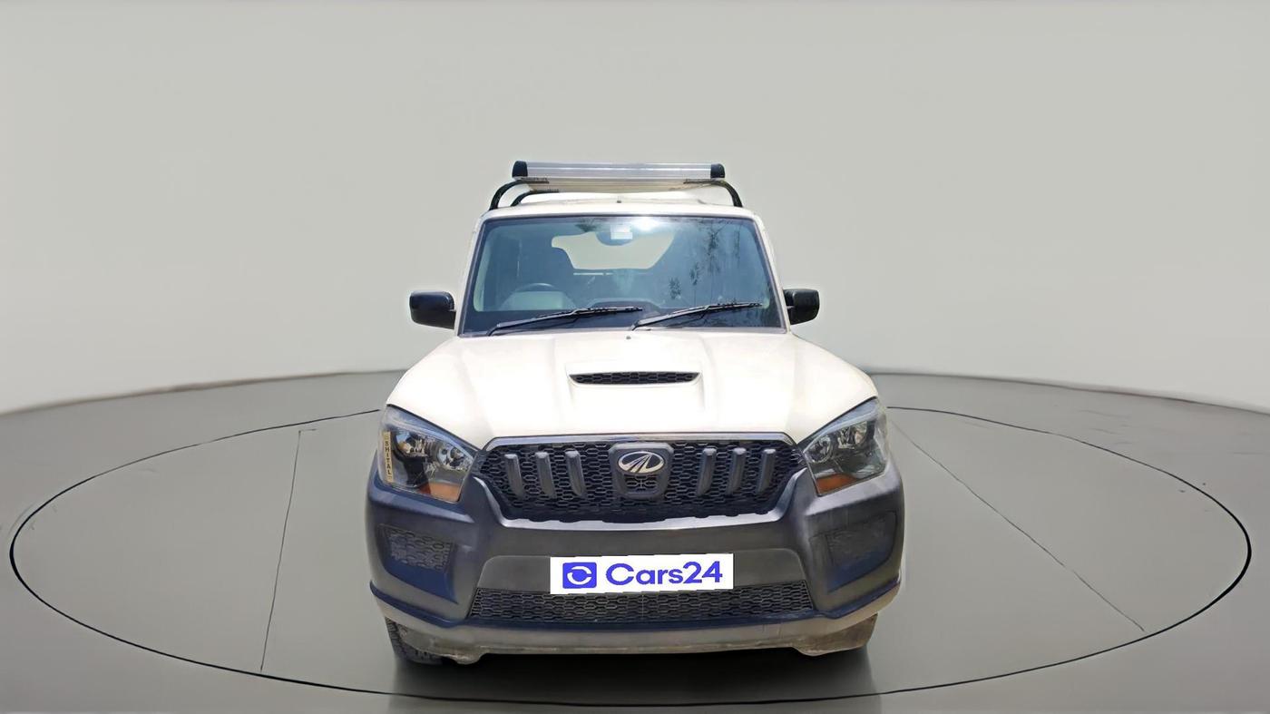 2017 Mahindra Scorpio S4 PLUS 1.99 INTELLI-HYBRID, Diesel, Manual, 28,773 km, exterior