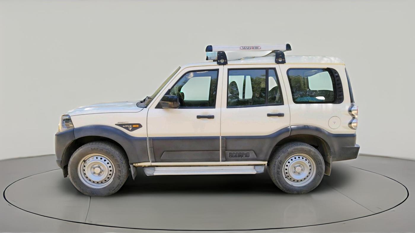 2017 Mahindra Scorpio S4 PLUS 1.99 INTELLI-HYBRID, Diesel, Manual, 28,773 km, exterior