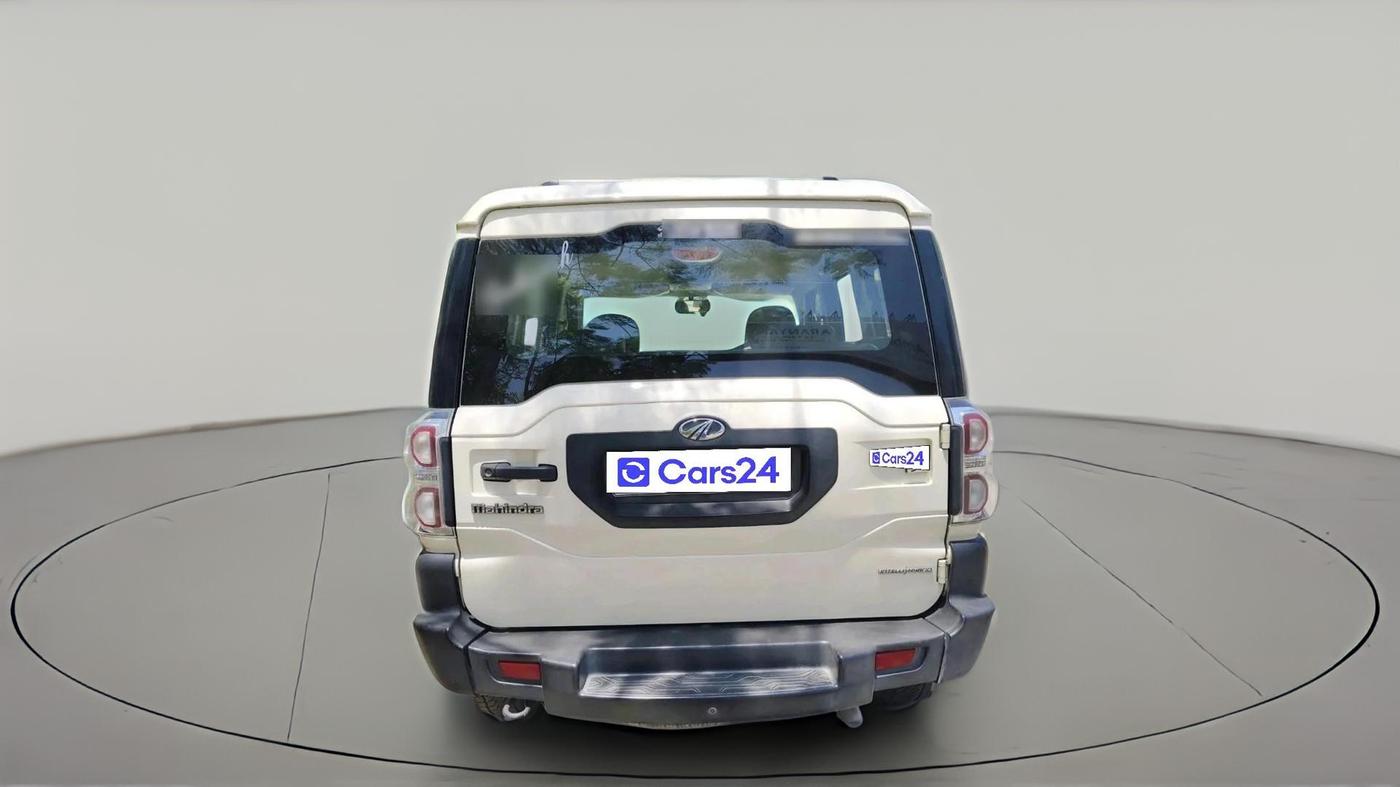 2017 Mahindra Scorpio S4 PLUS 1.99 INTELLI-HYBRID, Diesel, Manual, 28,773 km, exterior
