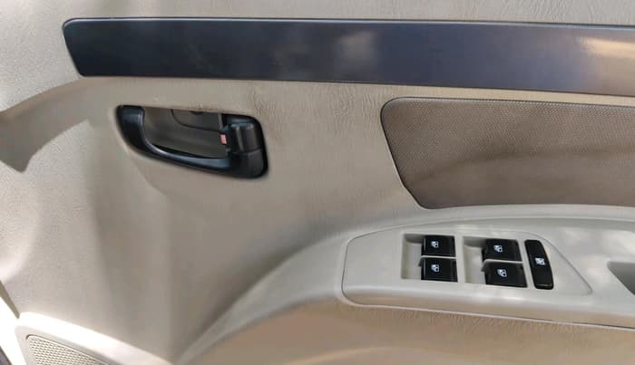 2017 Mahindra Scorpio S4 PLUS 1.99 INTELLI-HYBRID, Diesel, Manual, 28,773 km, interior