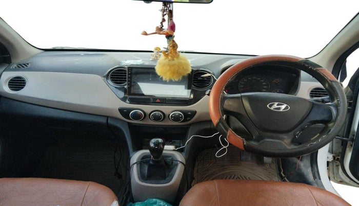 2016 Hyundai Xcent BASE 1.1, Diesel, Manual, 1,53,481 km, interior