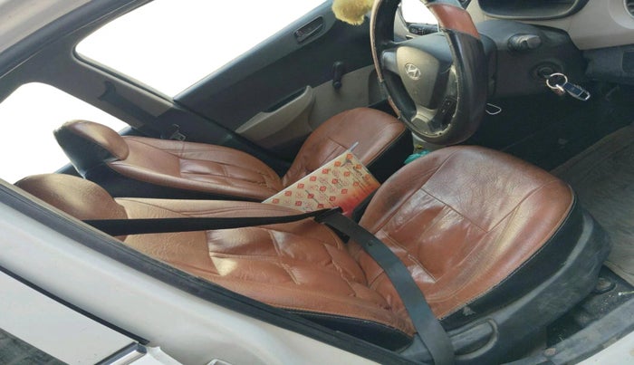 2016 Hyundai Xcent BASE 1.1, Diesel, Manual, 1,53,481 km, interior