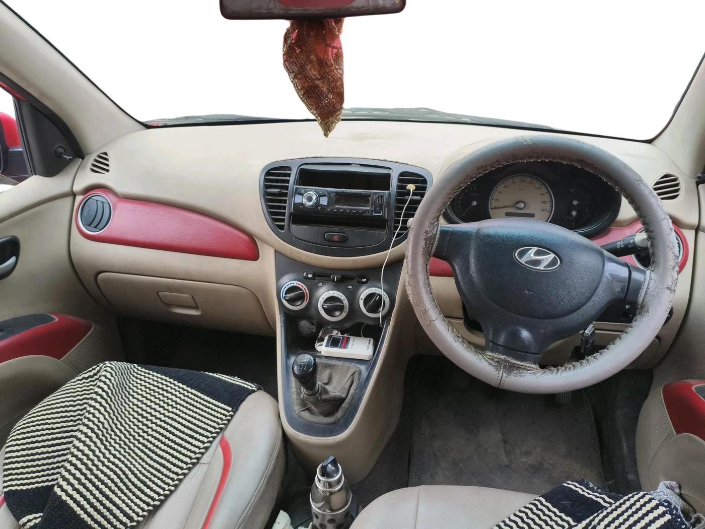 2010 Hyundai i10 MAGNA 1.2, Petrol, Manual, 2,17,834 km, interior
