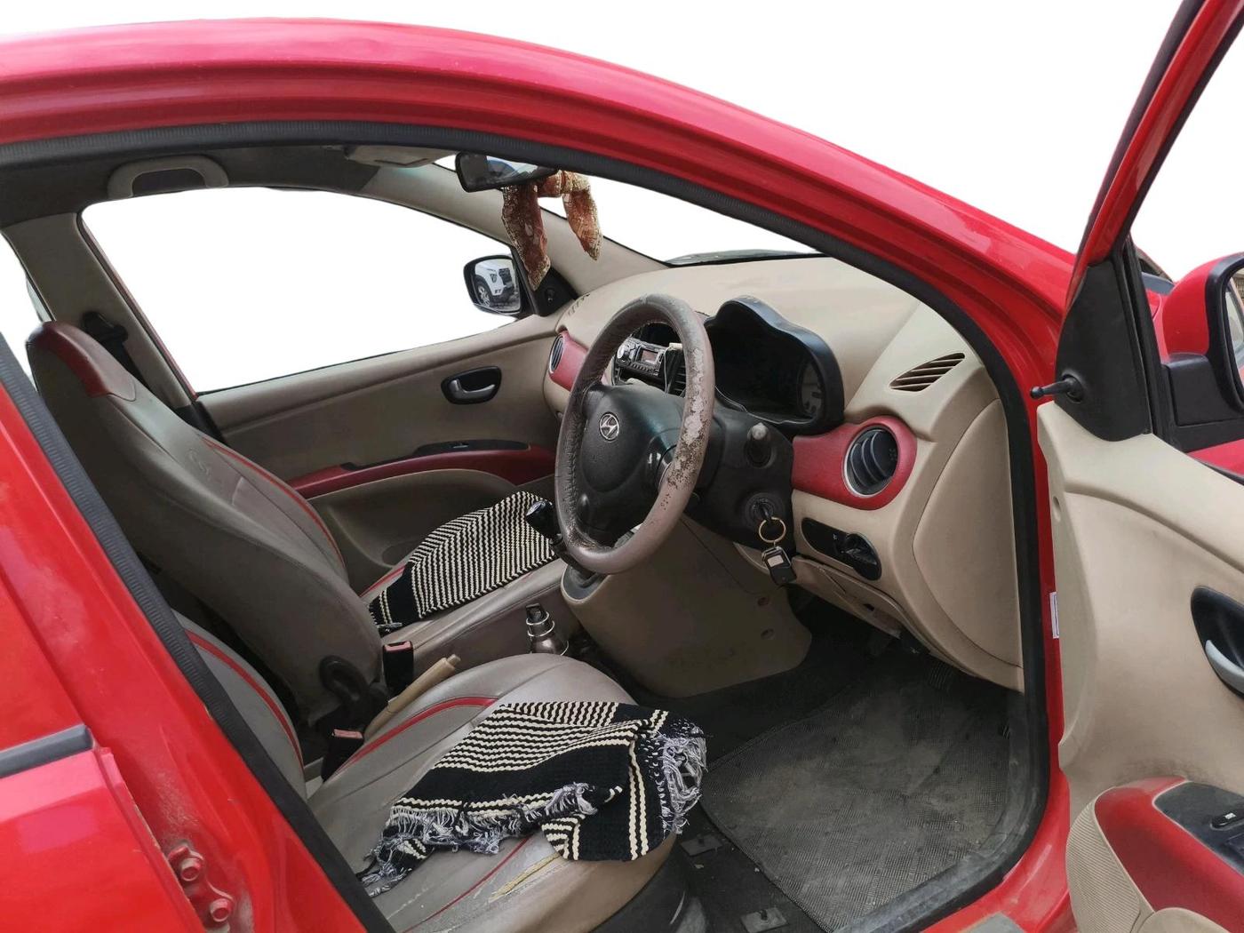 2010 Hyundai i10 MAGNA 1.2, Petrol, Manual, 2,17,834 km, interior