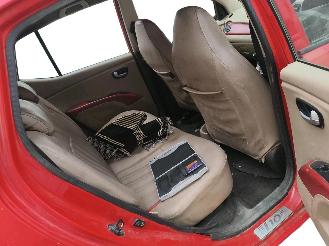 2010 Hyundai i10 MAGNA 1.2, Petrol, Manual, 2,17,834 km, interior