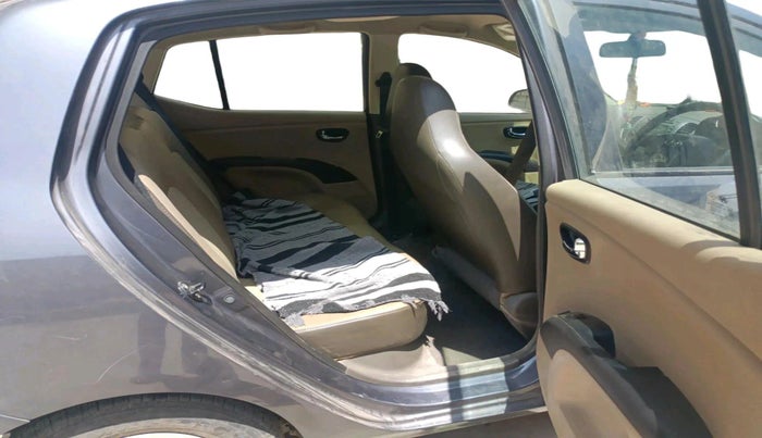 2015 Hyundai i10 SPORTZ 1.1, Petrol, Manual, 70,000 km, interior