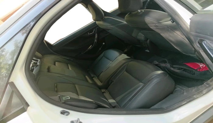 2023 Tata NEXON FEARLESS + SUNROOF DCA DUAL TONE 1.2 PETROL, Petrol, Automatic, 21,075 km, interior