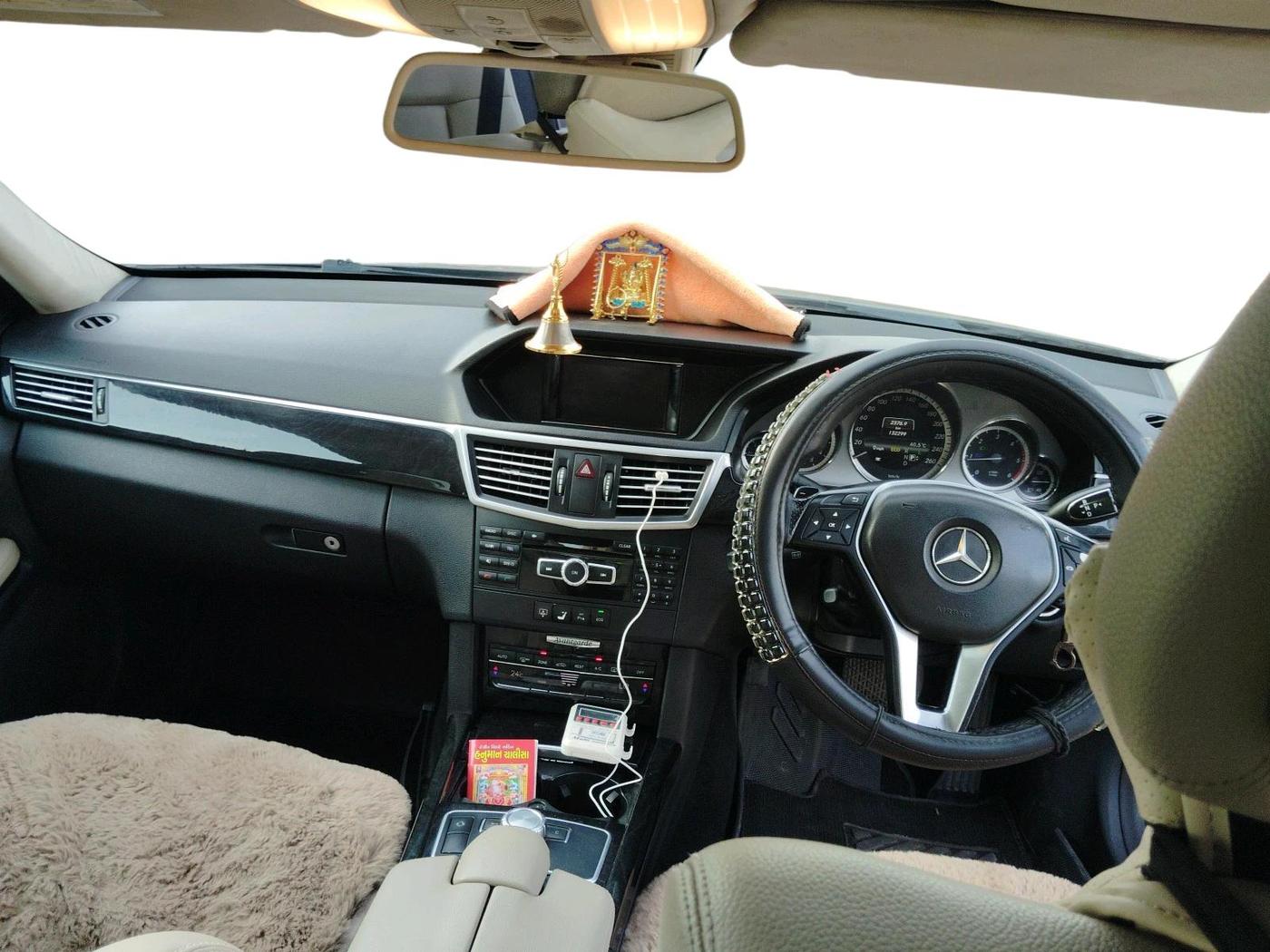 2013 Mercedes Benz E Class E 220 CDI avantgarde, Diesel, Automatic, 1,32,299 km, interior