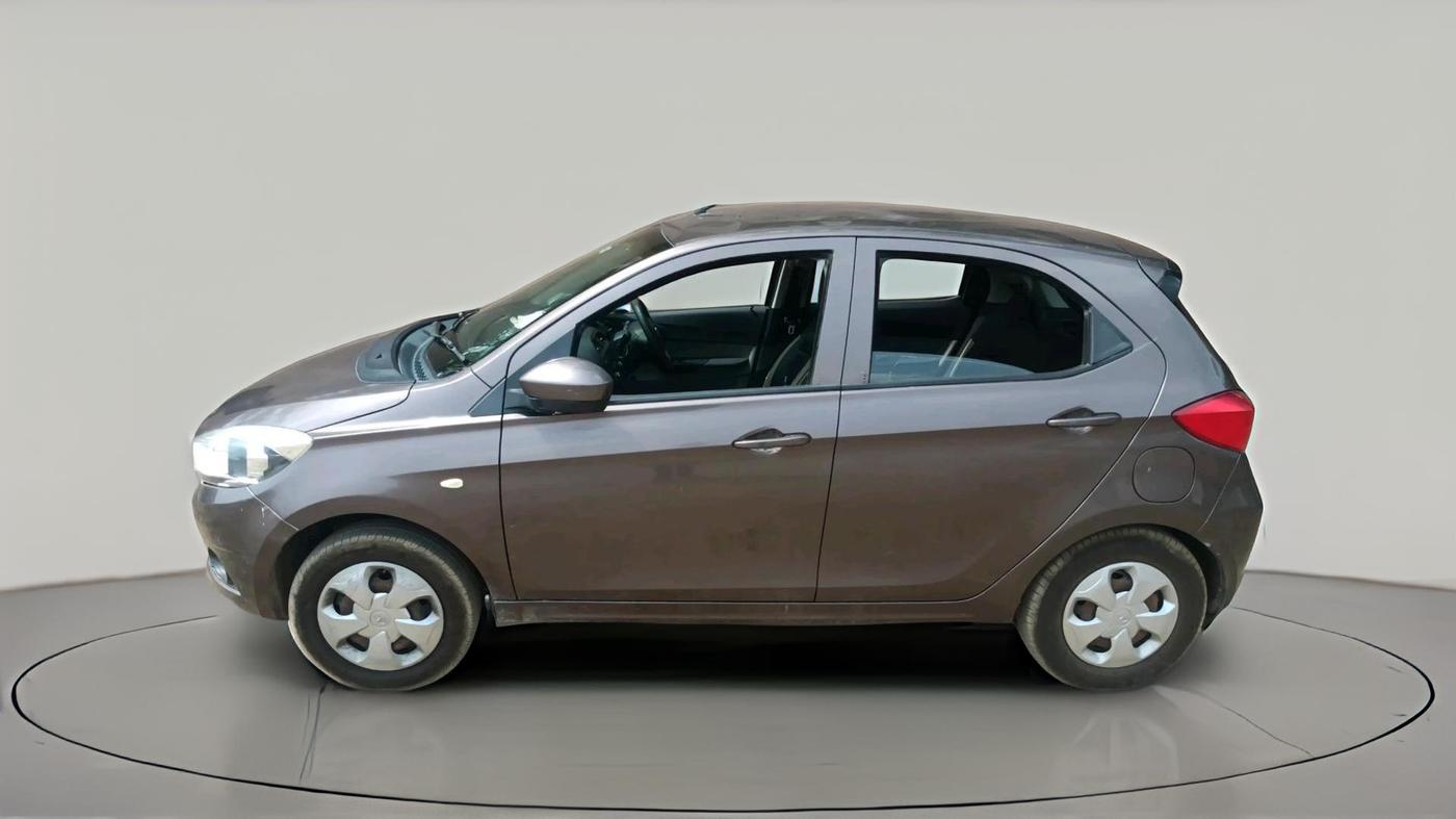 2019 Tata Tiago XT PETROL, CNG, Manual, 74,840 km, exterior