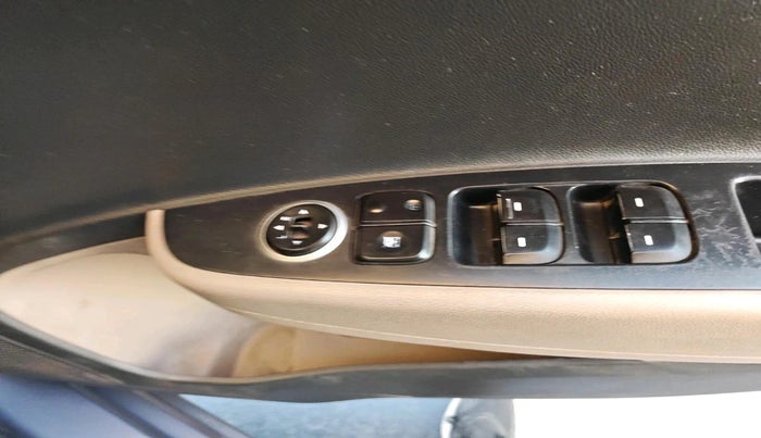 2016 Hyundai Grand i10 MAGNA 1.2 KAPPA VTVT, CNG, Manual, 70,296 km, interior